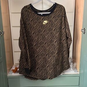 Nike Black and Gold Patterned Long Sleeve Shirt